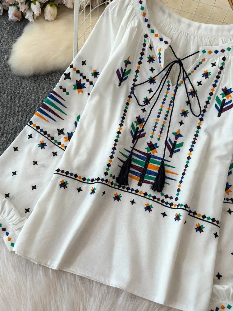 Women's Autumn Blouse Temperament Fashionable Vintage Embroidered Shirt 2024 New Bohemian Vacation Style Loose Top BL026