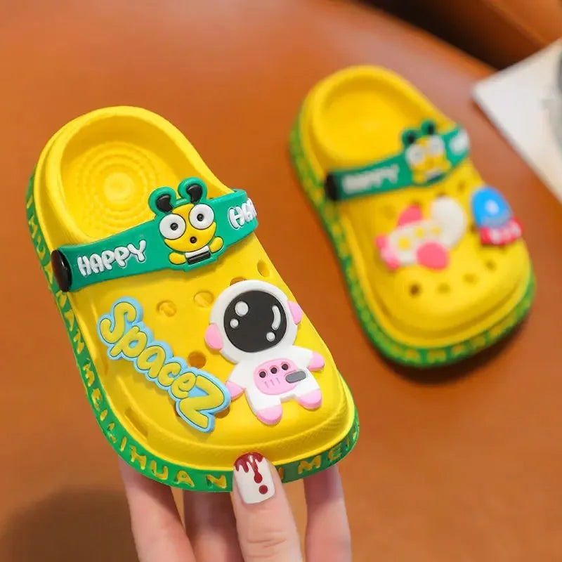 Cartoon Baby Soft-Sole Sandals – Ultra-Light Non-Slip Infant Closed-Toe Sandals for Boys and Girls, Beach Shoes