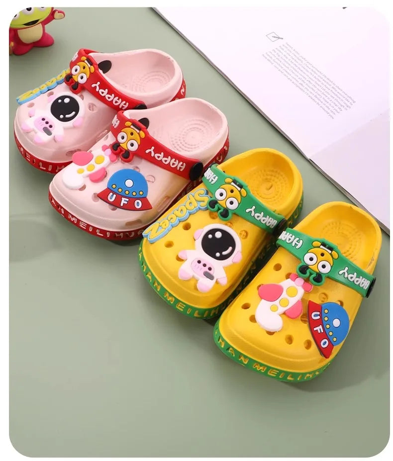 Cartoon Baby Soft-Sole Sandals – Ultra-Light Non-Slip Infant Closed-Toe Sandals for Boys and Girls, Beach Shoes