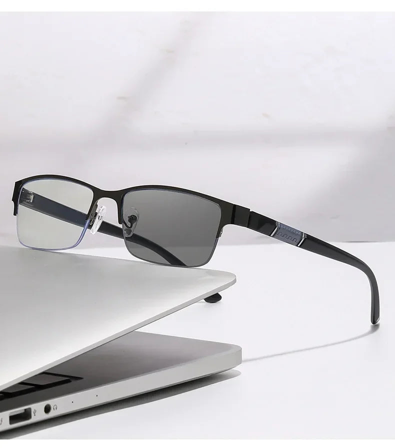 Metal Frame Far Sighted Eyeglasses with Sunshades Smart Photochromic Multifocal Reading Glasses Men Business Presbyopia Eyewear