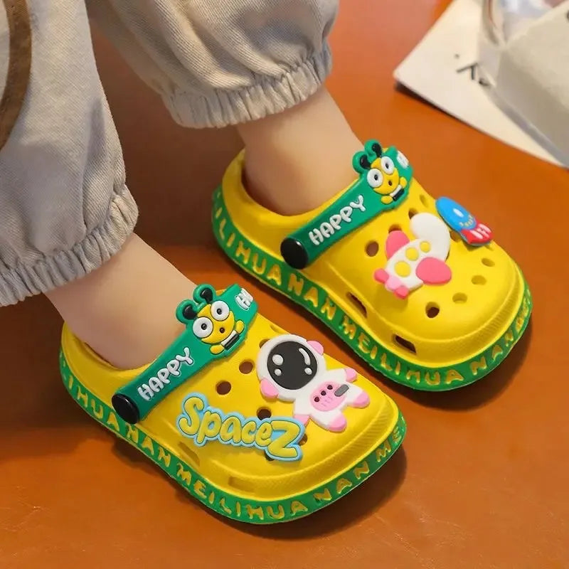 Cartoon Baby Soft-Sole Sandals – Ultra-Light Non-Slip Infant Closed-Toe Sandals for Boys and Girls, Beach Shoes
