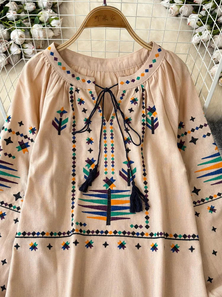 Women's Autumn Blouse Temperament Fashionable Vintage Embroidered Shirt 2024 New Bohemian Vacation Style Loose Top BL026