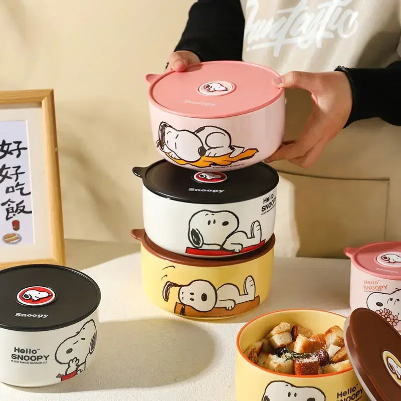 Snoopy animation peripheral cartoon safety bowl sealed ceramic box with lid can be microwaved and portable for office workers