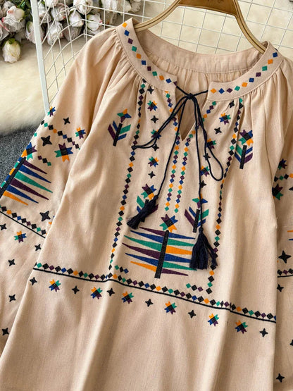 Women's Autumn Blouse Temperament Fashionable Vintage Embroidered Shirt 2024 New Bohemian Vacation Style Loose Top BL026
