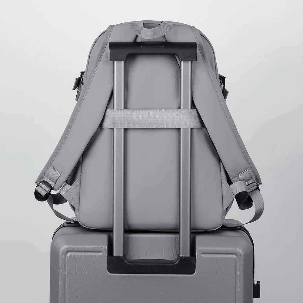 A 15.6-inch stylish, simple and high-quality water-repellent fabric with the same shoulder bag for men and women.
