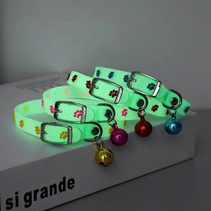 Fashion Pet Glowing Collars with Bell Glow at Night Dogs Cats Necklace Light Luminous Neck Ring Accessories for Kitten and Puppy