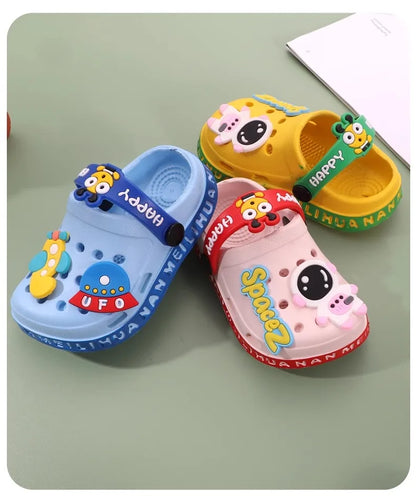 Cartoon Baby Soft-Sole Sandals – Ultra-Light Non-Slip Infant Closed-Toe Sandals for Boys and Girls, Beach Shoes