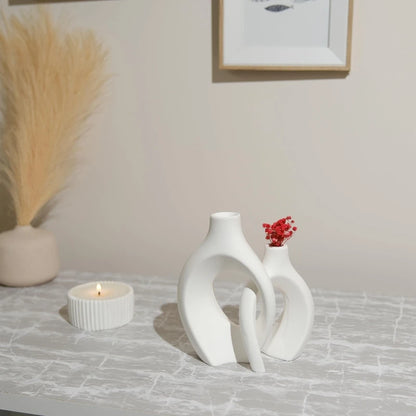 Hollow Nordic Modern Ceramic Vase Set of 2 for Modern Home Decor,Plastic imitation ceramic Hollow Flower Vases for Living Room