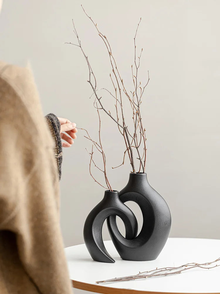 ,  Hollow Cuddled Ceramic Vase, 2 for Modern Home Decoration, Boho Donut Vase, Black and White Minimalist Decorative Flowerpot