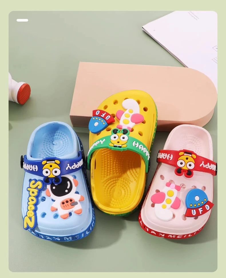 Cartoon Baby Soft-Sole Sandals – Ultra-Light Non-Slip Infant Closed-Toe Sandals for Boys and Girls, Beach Shoes