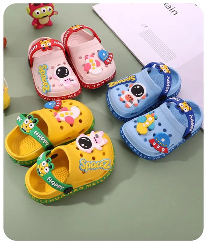 Cartoon Baby Soft-Sole Sandals – Ultra-Light Non-Slip Infant Closed-Toe Sandals for Boys and Girls, Beach Shoes
