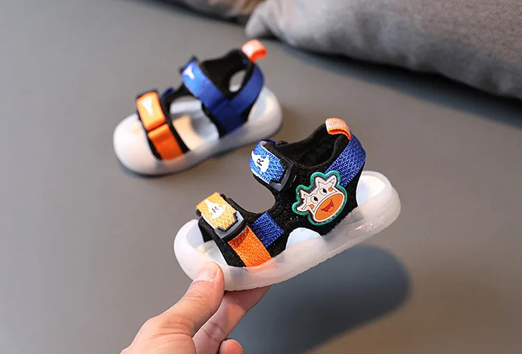 LED Kids Sandals Boys Girls 2023 Summer New Children Cartoon Luminous Light Up Baby Shoes Fashion Sport Soft Bottom Beach Shoes