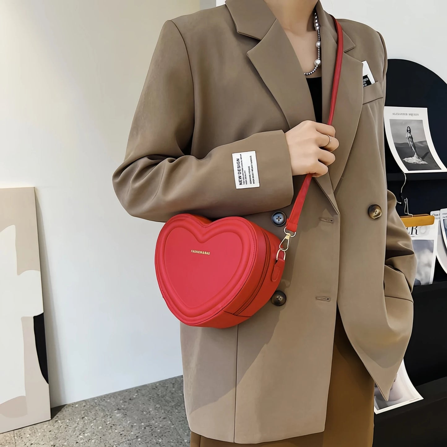Hot Selling Heart Crossbody Bag Women's Solid Color PU Leather Versatile Sweet Shoulder Bag Fashion Handbag-tan