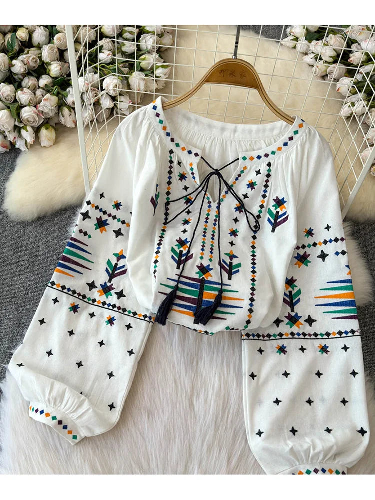Women's Autumn Blouse Temperament Fashionable Vintage Embroidered Shirt 2024 New Bohemian Vacation Style Loose Top BL026