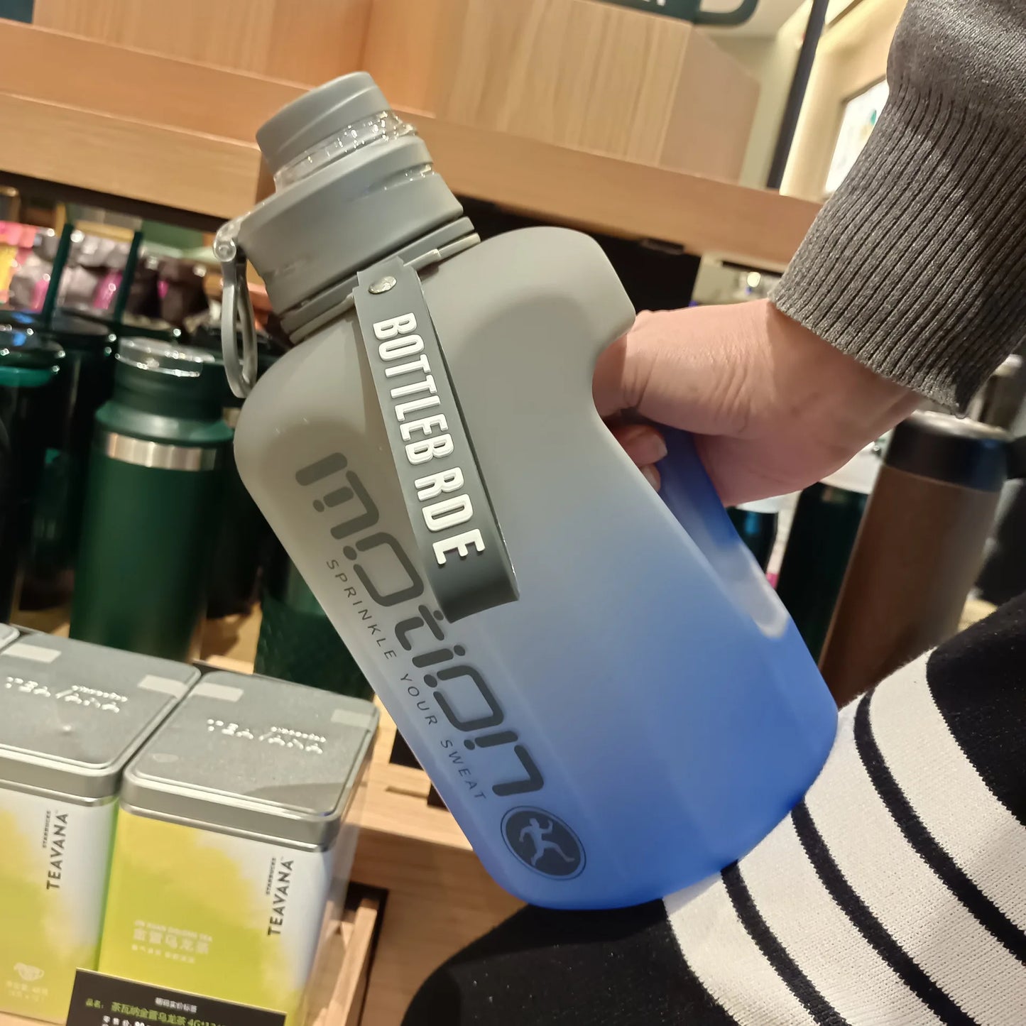 2.4 Liter Sports Water Bottle With Straw Large Capacity Fitness With Scale Gradient Kettle Outdoor Plastic Portable Water Bottle