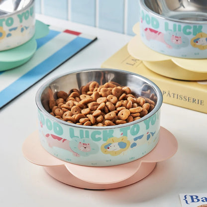 Single pet feeding bowl with large pet feeding capacity. Removable design for easy cleaning. Essential for home pets.pet bowl.