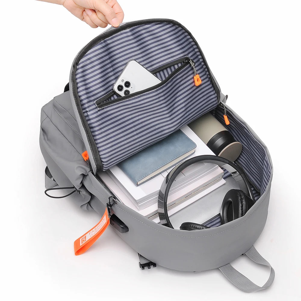A 15.6-inch stylish, simple and high-quality water-repellent fabric with the same shoulder bag for men and women.