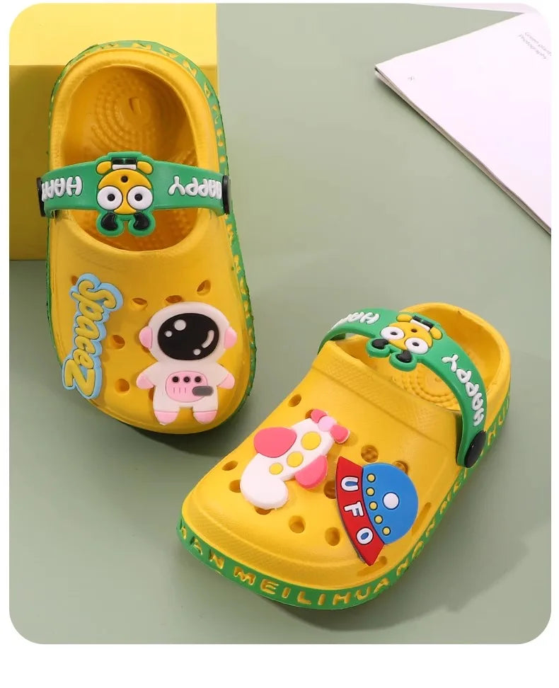 Cartoon Baby Soft-Sole Sandals – Ultra-Light Non-Slip Infant Closed-Toe Sandals for Boys and Girls, Beach Shoes