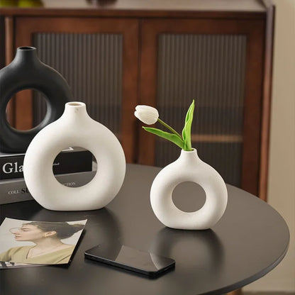 Creative Donut-Shaped Vase, Nordic-Style Plastic Vase, Minimalist Floral Arrangement, Table Setting, Home Living Room Decoration