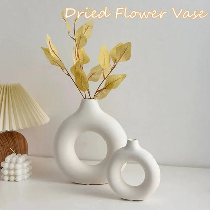 Creative Donut-Shaped Vase, Nordic-Style Plastic Vase, Minimalist Floral Arrangement, Table Setting, Home Living Room Decoration