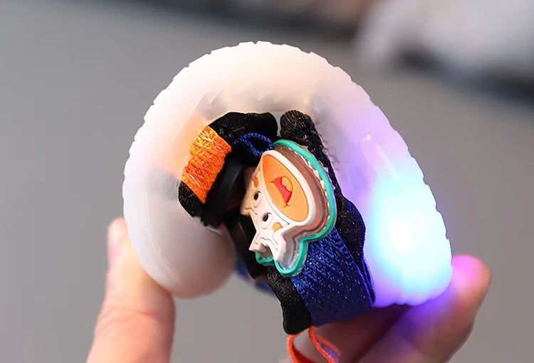 LED Kids Sandals Boys Girls 2023 Summer New Children Cartoon Luminous Light Up Baby Shoes Fashion Sport Soft Bottom Beach Shoes