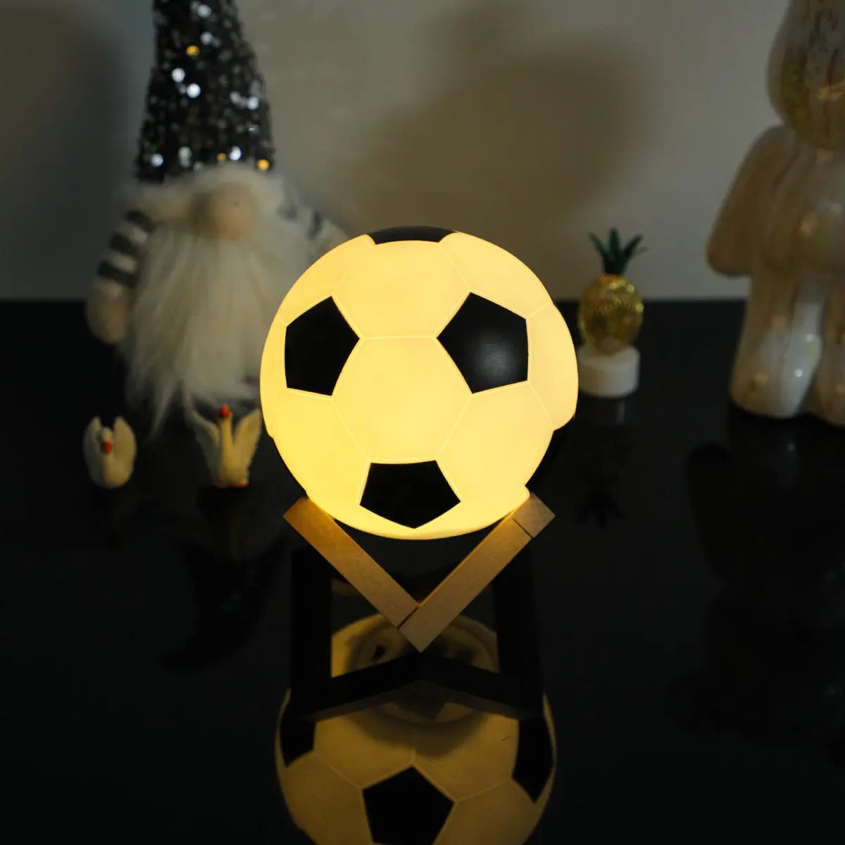 1pc 14cm/5.5in 3D Football Night Light Bedroom Desktop Decoration Soccer Lamp Battery Powered Perfect Gift For Teenagers Decor