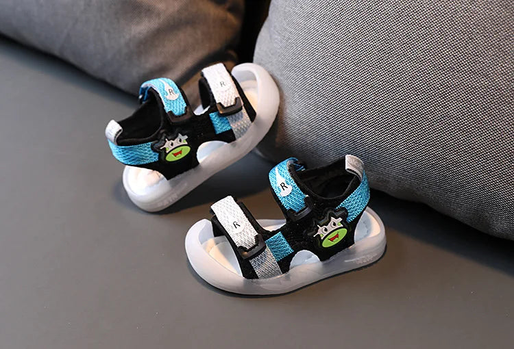LED Kids Sandals Boys Girls 2023 Summer New Children Cartoon Luminous Light Up Baby Shoes Fashion Sport Soft Bottom Beach Shoes