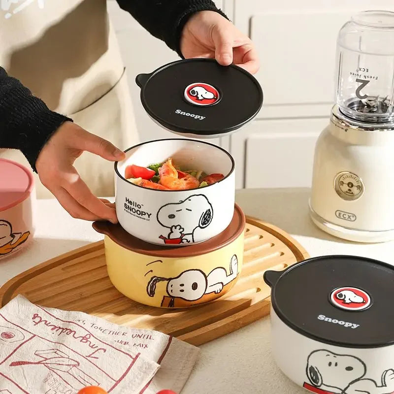 Snoopy animation peripheral cartoon safety bowl sealed ceramic box with lid can be microwaved and portable for office workers
