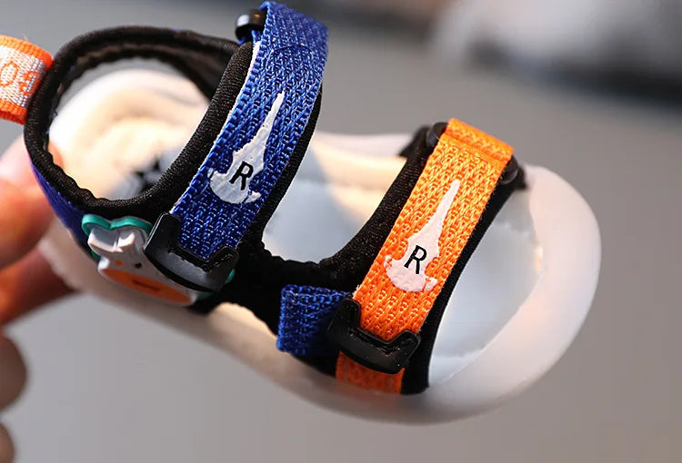 LED Kids Sandals Boys Girls 2023 Summer New Children Cartoon Luminous Light Up Baby Shoes Fashion Sport Soft Bottom Beach Shoes